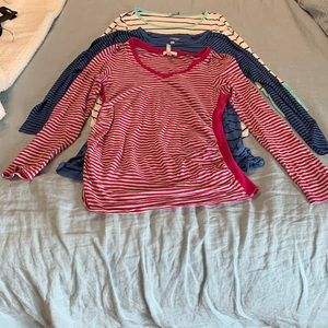 Bundle of 3 maternity tops sz medium
